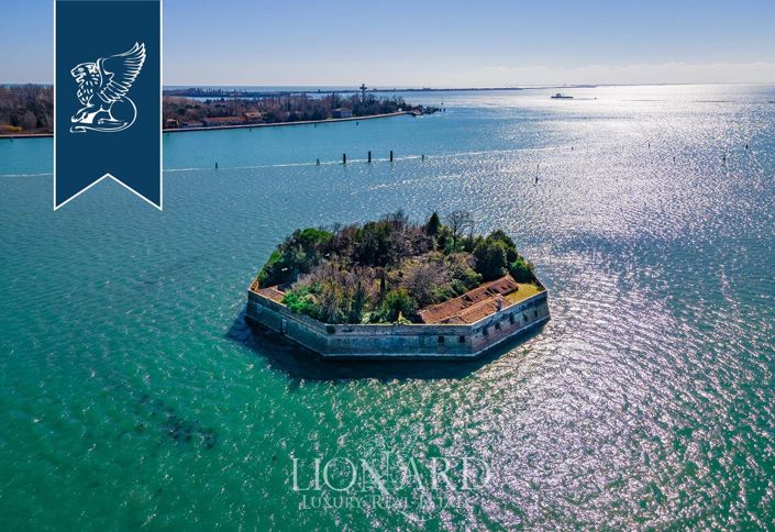 Image No.7-5 Bed Villa for sale