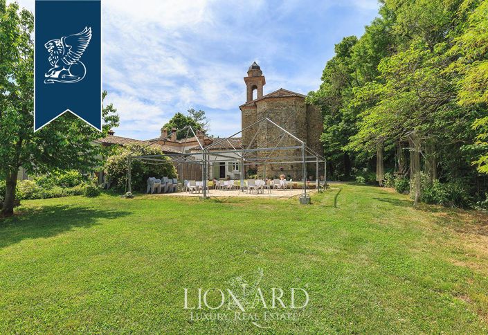 Image No.13-10 Bed Property for sale