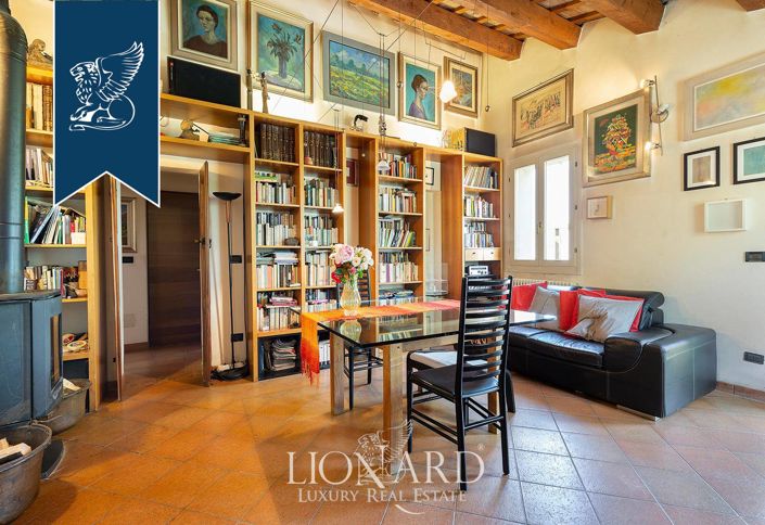 Image No.26-10 Bed Property for sale