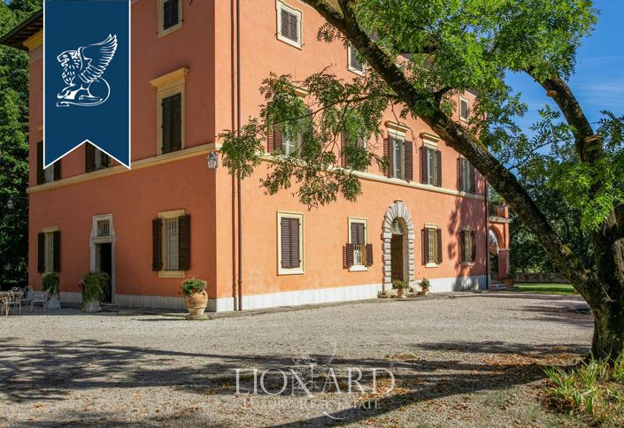 Image No.8-36 Bed Villa for sale