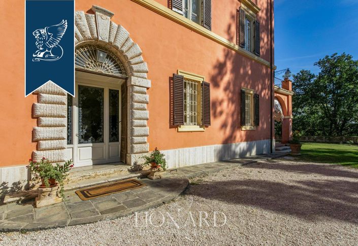 Image No.9-36 Bed Villa for sale