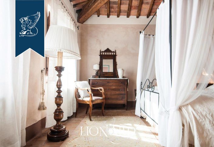 Image No.22-15 Bed Hotel for sale