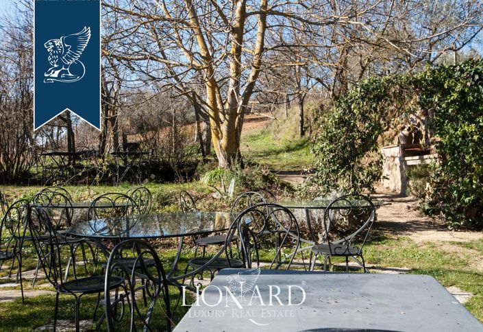 Image No.8-15 Bed Hotel for sale