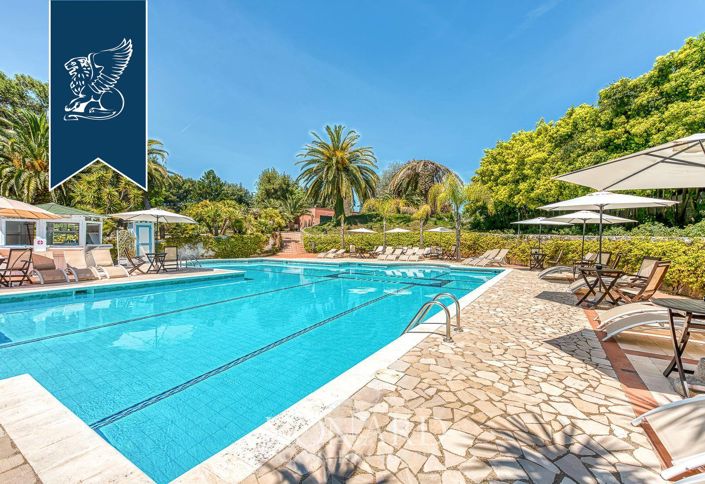 Image No.11-16 Bed Villa for sale