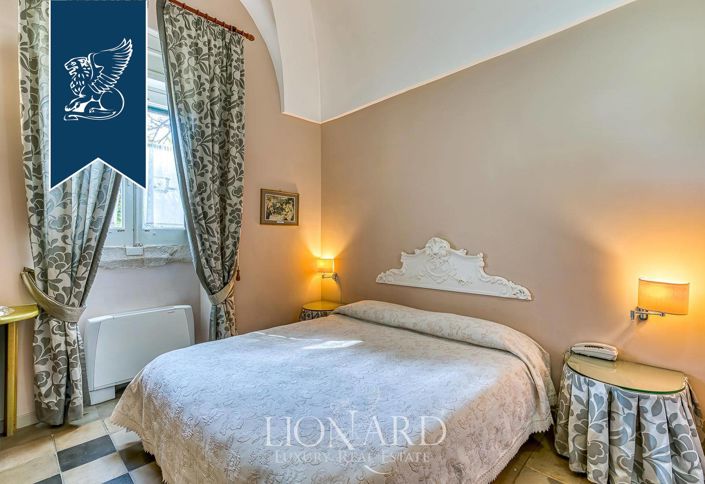 Image No.41-16 Bed Villa for sale