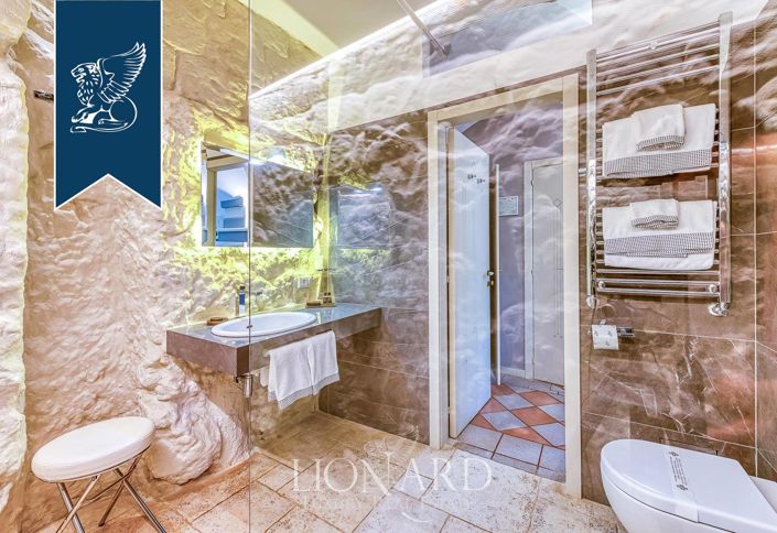 Image No.44-16 Bed Villa for sale