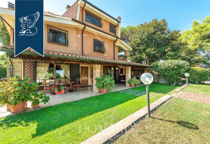 Image No.10-7 Bed Villa for sale