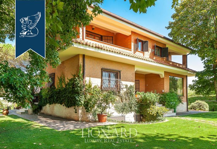 Image No.5-7 Bed Villa for sale