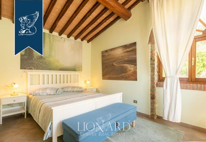 Image No.14-4 Bed Farmhouse for sale