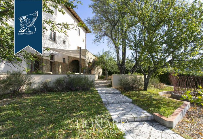 Image No.8-7 Bed Villa for sale