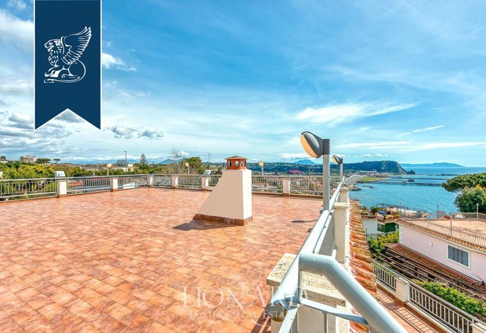 Image No.11-8 Bed Villa for sale