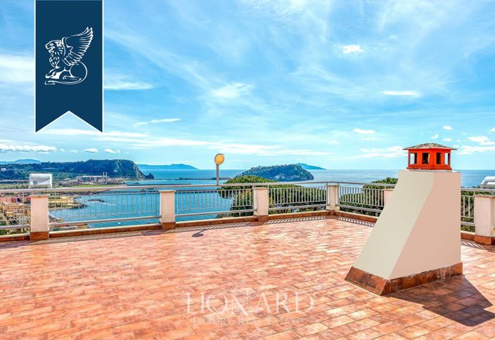 Image No.12-8 Bed Villa for sale