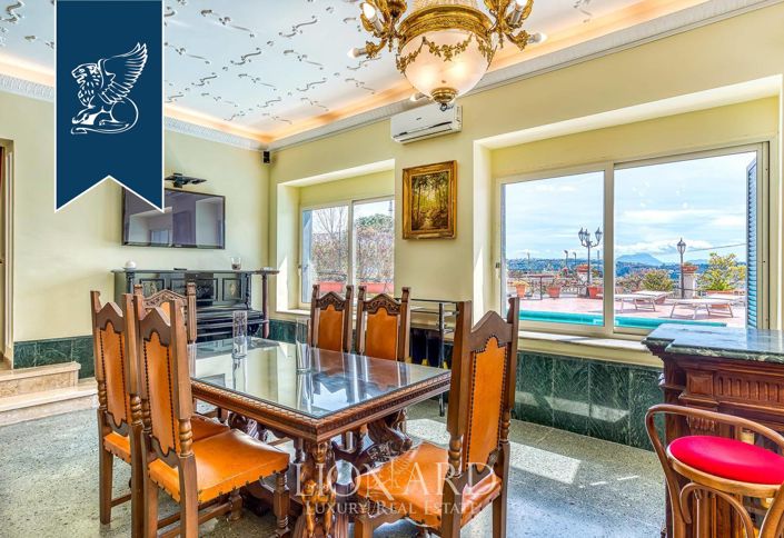 Image No.16-8 Bed Villa for sale