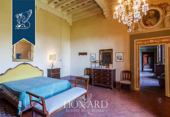 Image No.29-40 Bed Property for sale