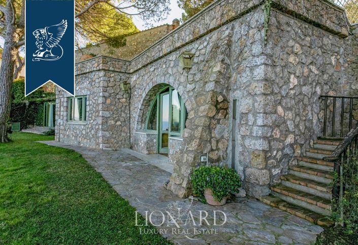 Image No.10-6 Bed Villa for sale