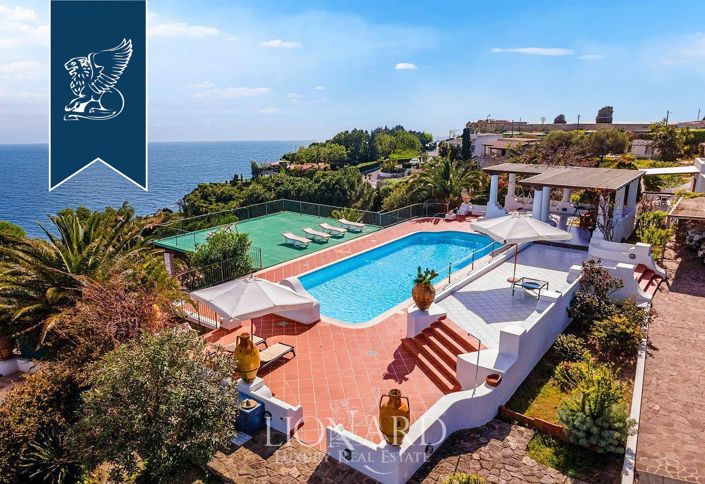 Image No.1-10 Bed Villa for sale