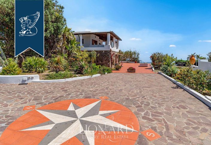 Image No.16-10 Bed Villa for sale