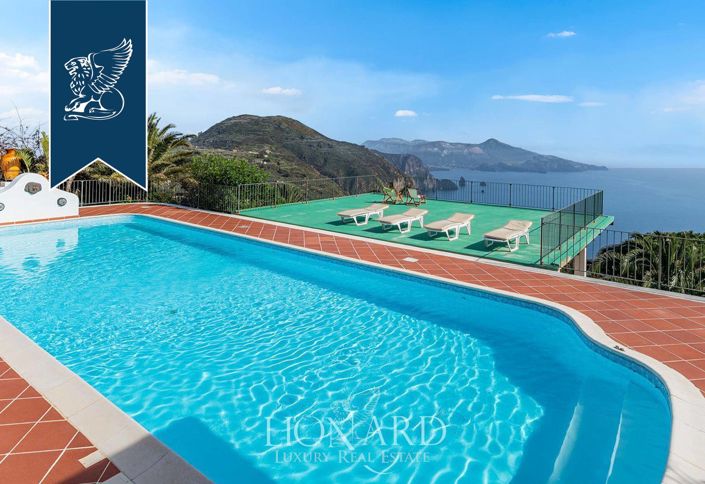 Image No.9-10 Bed Villa for sale