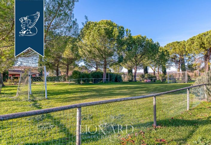 Image No.18-9 Bed Farmhouse for sale