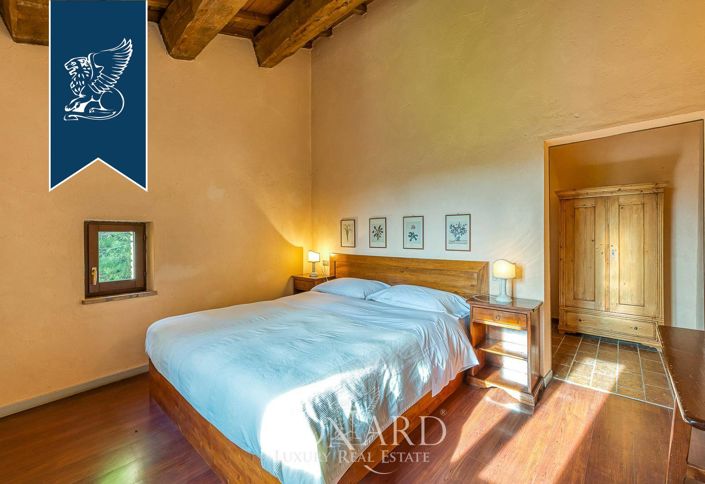 Image No.29-9 Bed Farmhouse for sale