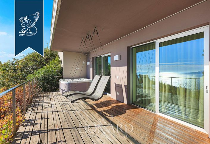 Image No.9-4 Bed Villa for sale