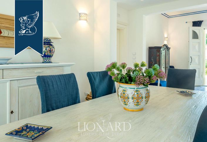 Image No.38-6 Bed Villa for sale