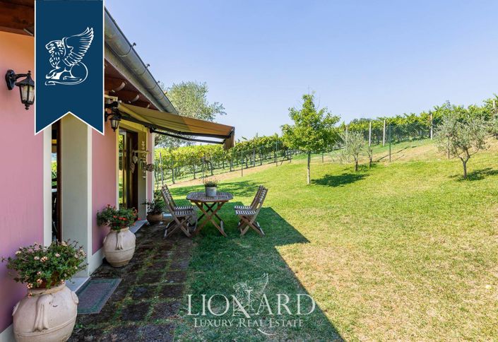 Image No.12-6 Bed Farmhouse for sale