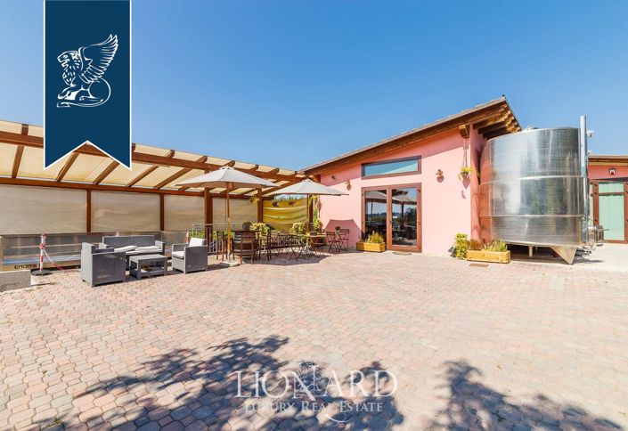 Image No.23-6 Bed Farmhouse for sale