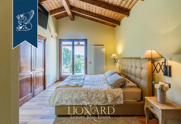 Image No.42-6 Bed Farmhouse for sale