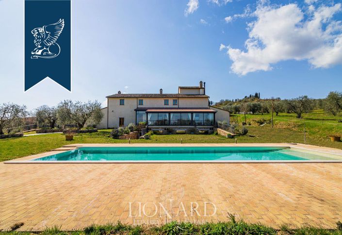 Image No.15-21 Bed Hotel for sale