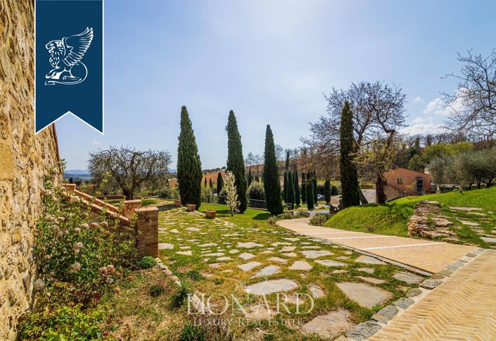 Image No.39-21 Bed Hotel for sale