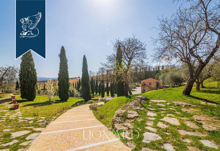 Image No.41-21 Bed Hotel for sale