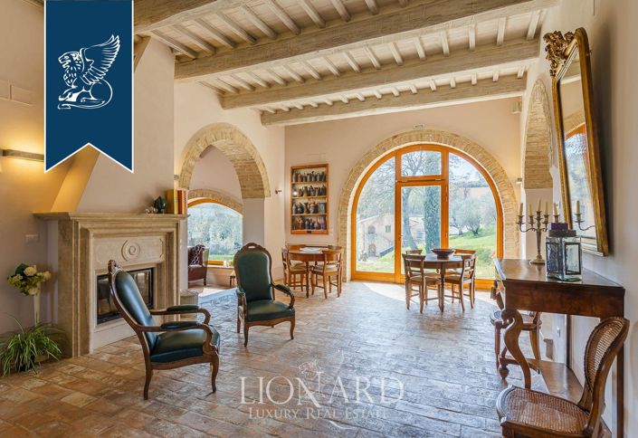 Image No.54-21 Bed Hotel for sale