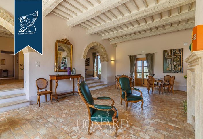 Image No.60-21 Bed Hotel for sale