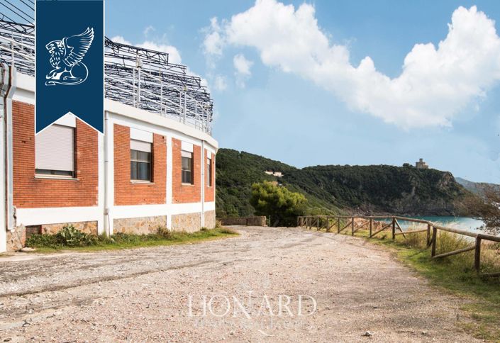 Image No.17-15 Bed Hotel for sale