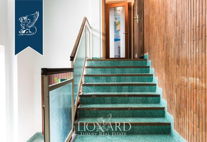 Image No.36-15 Bed Hotel for sale