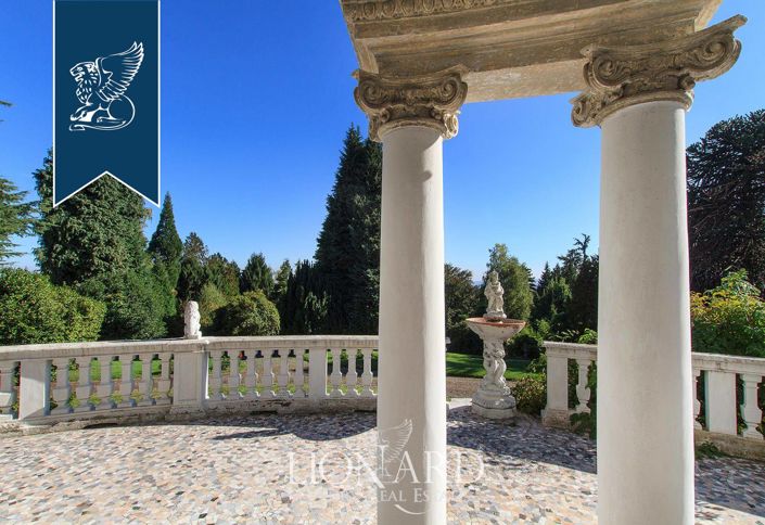 Image No.18-10 Bed Villa for sale