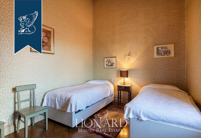 Image No.53-10 Bed Villa for sale