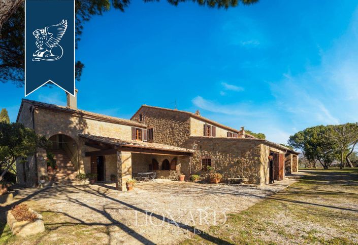 Image No.2-6 Bed Farmhouse for sale