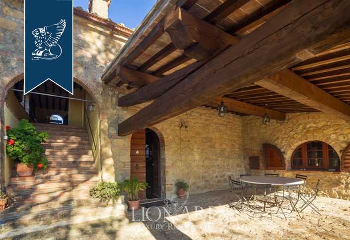 Image No.4-6 Bed Farmhouse for sale