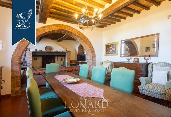 Image No.8-6 Bed Farmhouse for sale