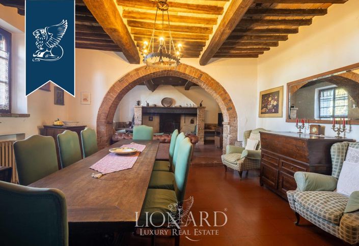 Image No.9-6 Bed Farmhouse for sale