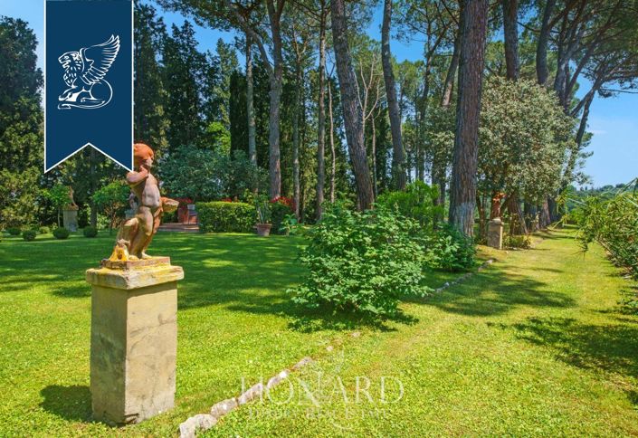 Image No.16-10 Bed Villa for sale