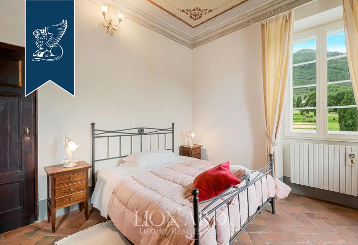 Image No.15-11 Bed Hotel for sale