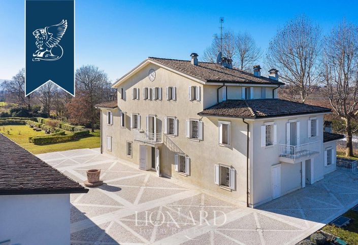 Image No.10-7 Bed Villa for sale