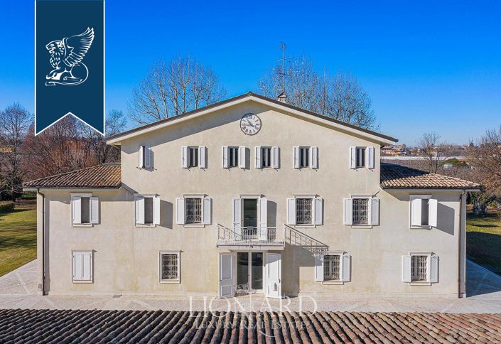 Image No.11-7 Bed Villa for sale