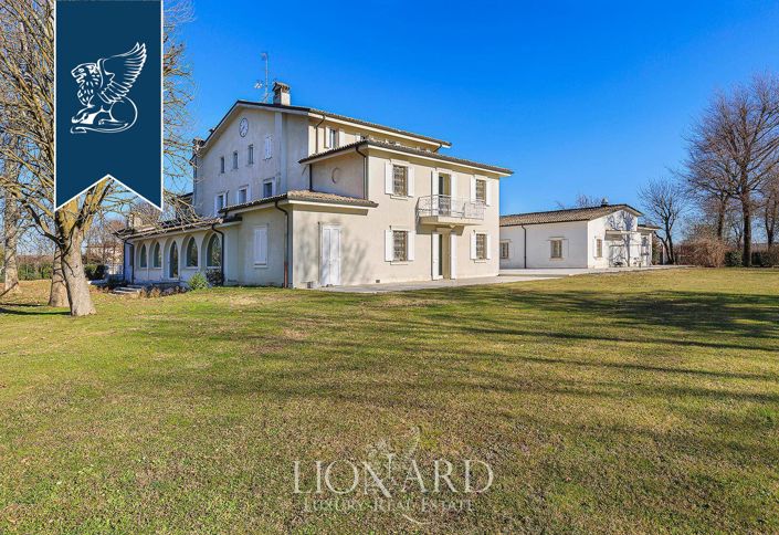 Image No.14-7 Bed Villa for sale