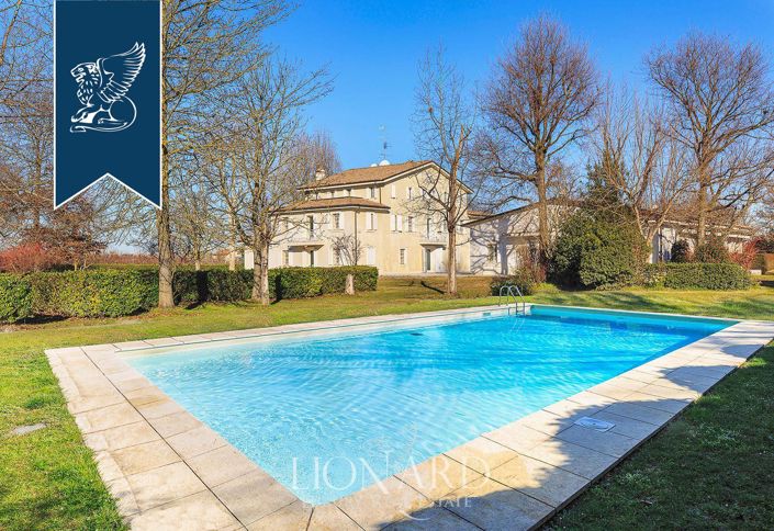 Image No.3-7 Bed Villa for sale