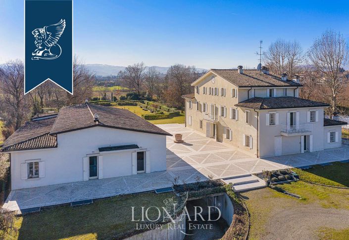 Image No.9-7 Bed Villa for sale