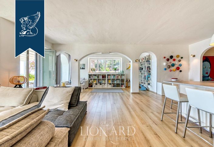 Image No.10-6 Bed Villa for sale